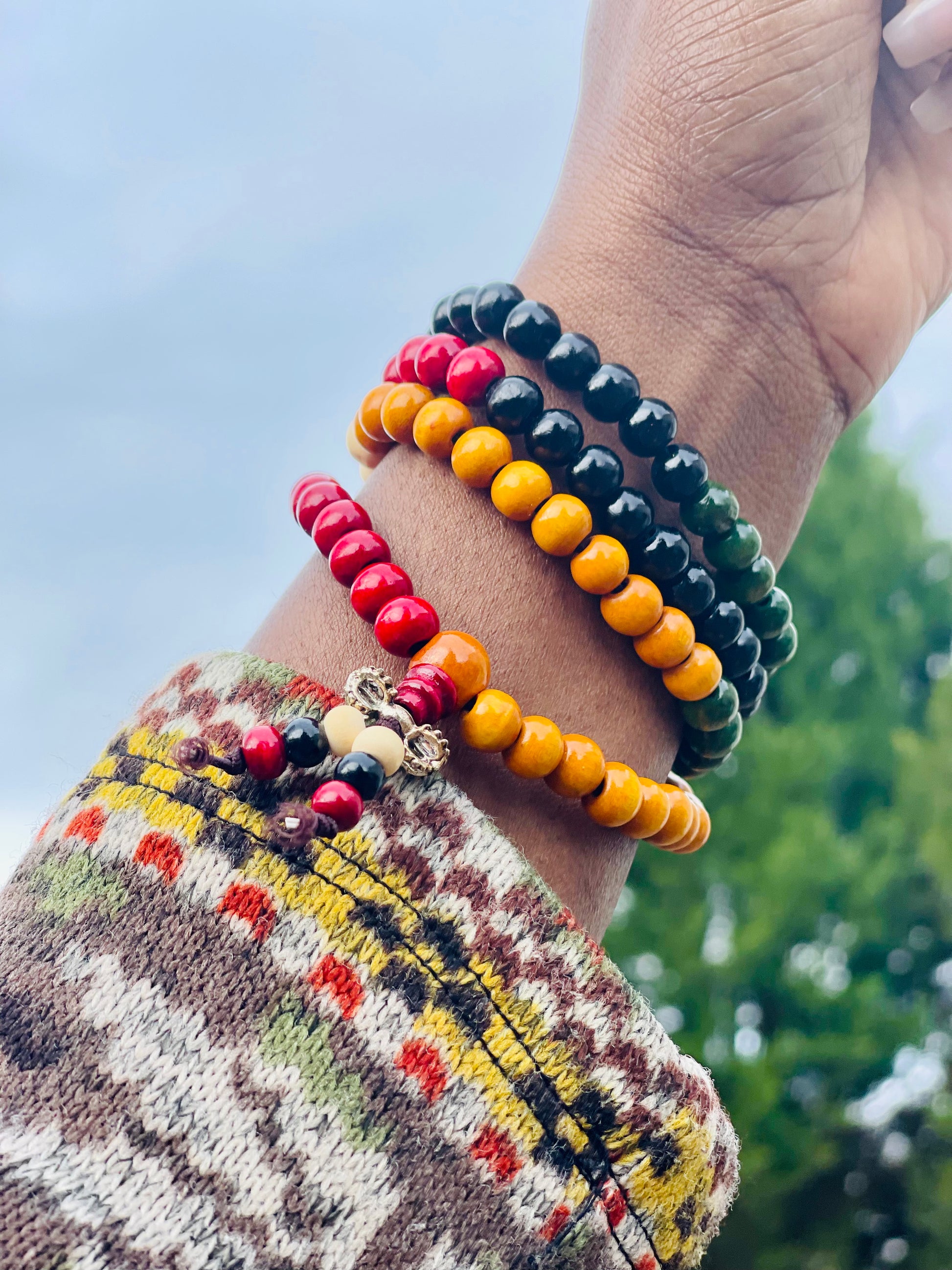 Sandalwood Mala Beads for Chanting, Prayer & Meditation - Queen Bey Health 